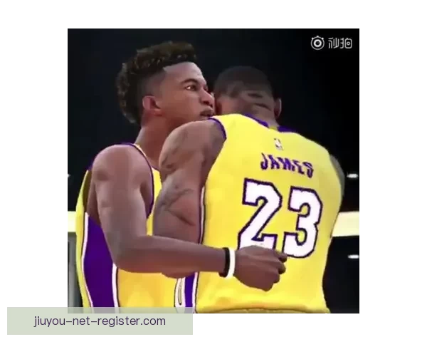 詹姆斯父子打高尔夫遭遇惊险 鳄鱼现身水中老詹勇敢捡球